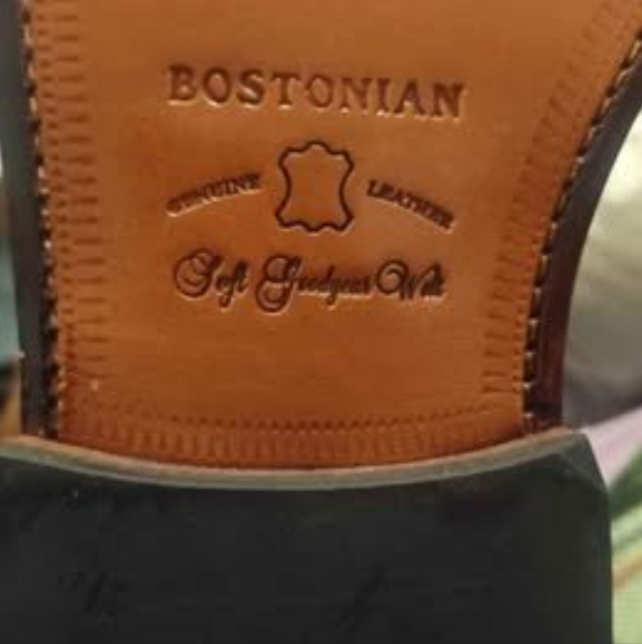 Bostonian (Clarks) Brown Leather Short Boots - Picture 4 of 5